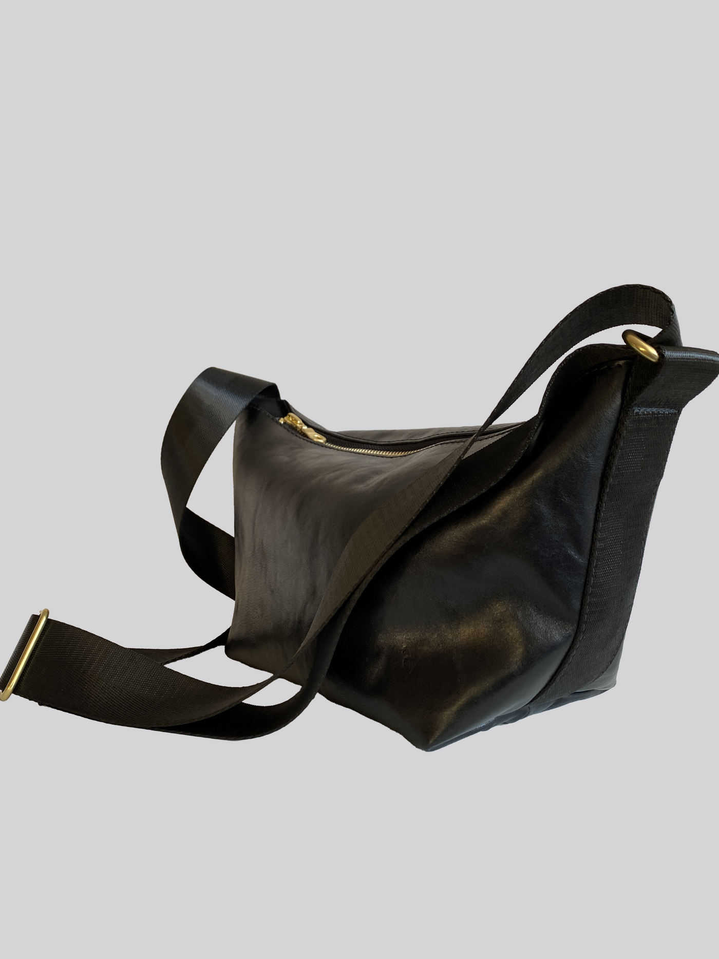 A5 - Shiny Black}