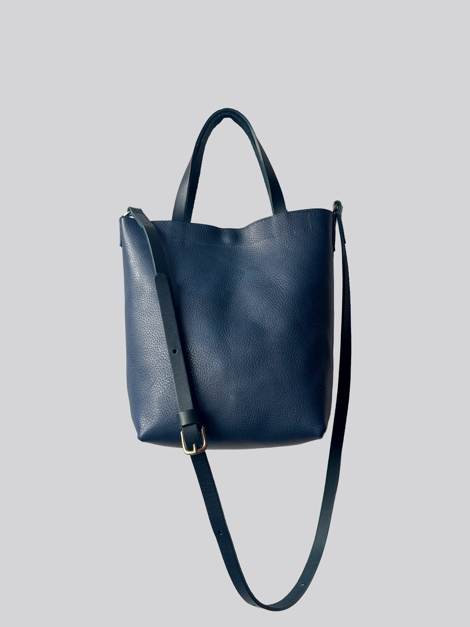 BB26 - Grainy Navy - Limited Edition