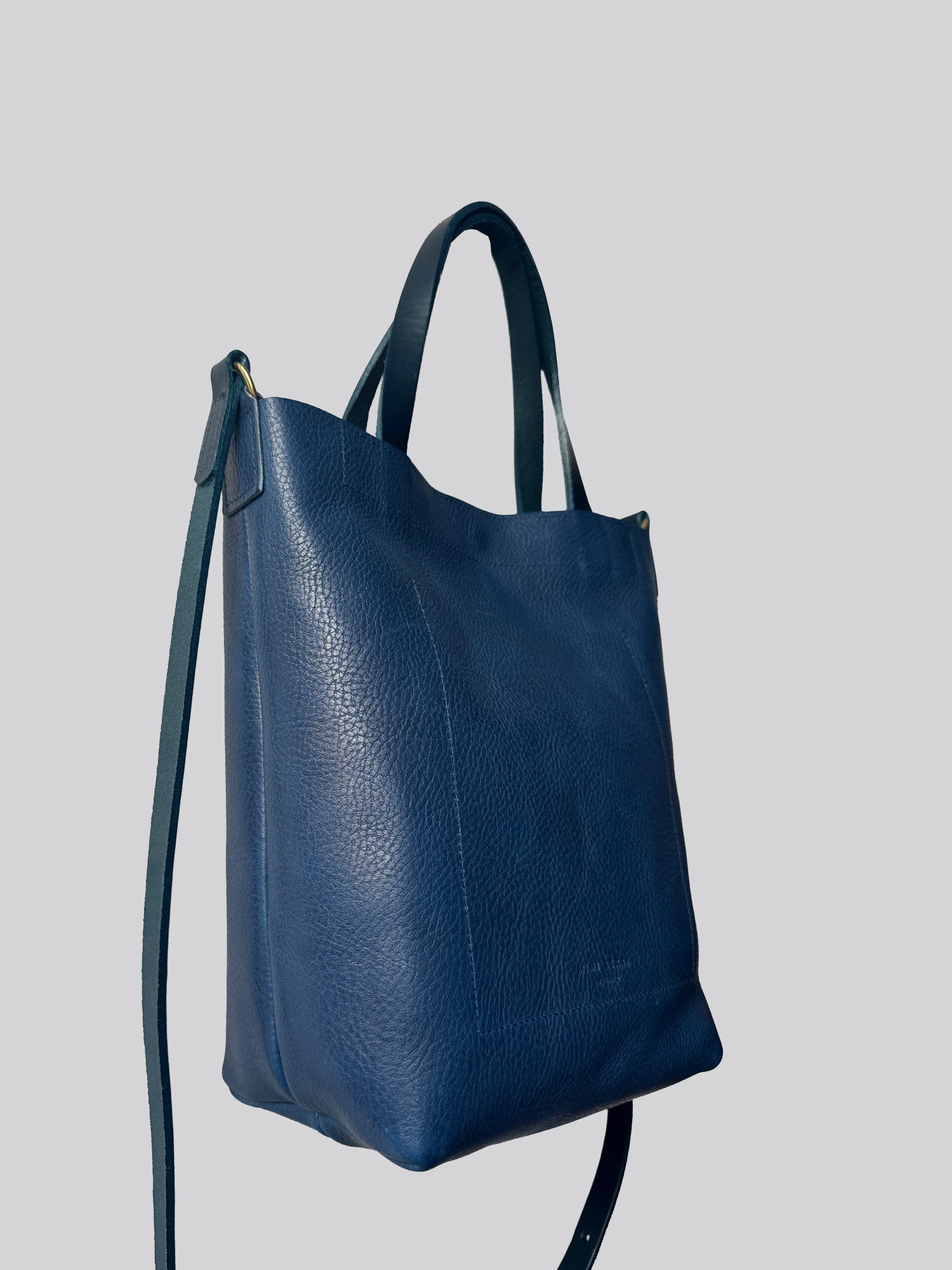 BB26 - Grainy Navy - Limited Edition