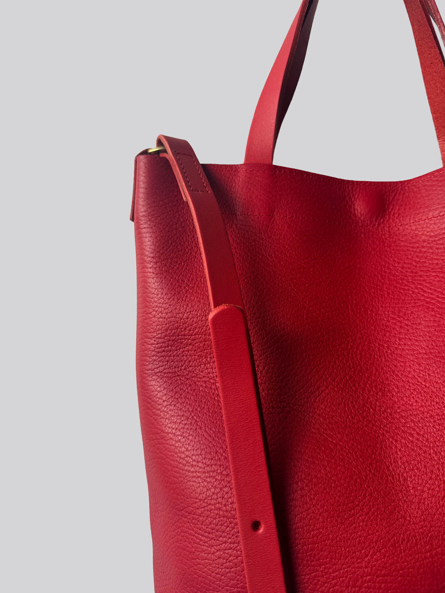 BB26 - Grainy Red - Limited Edition