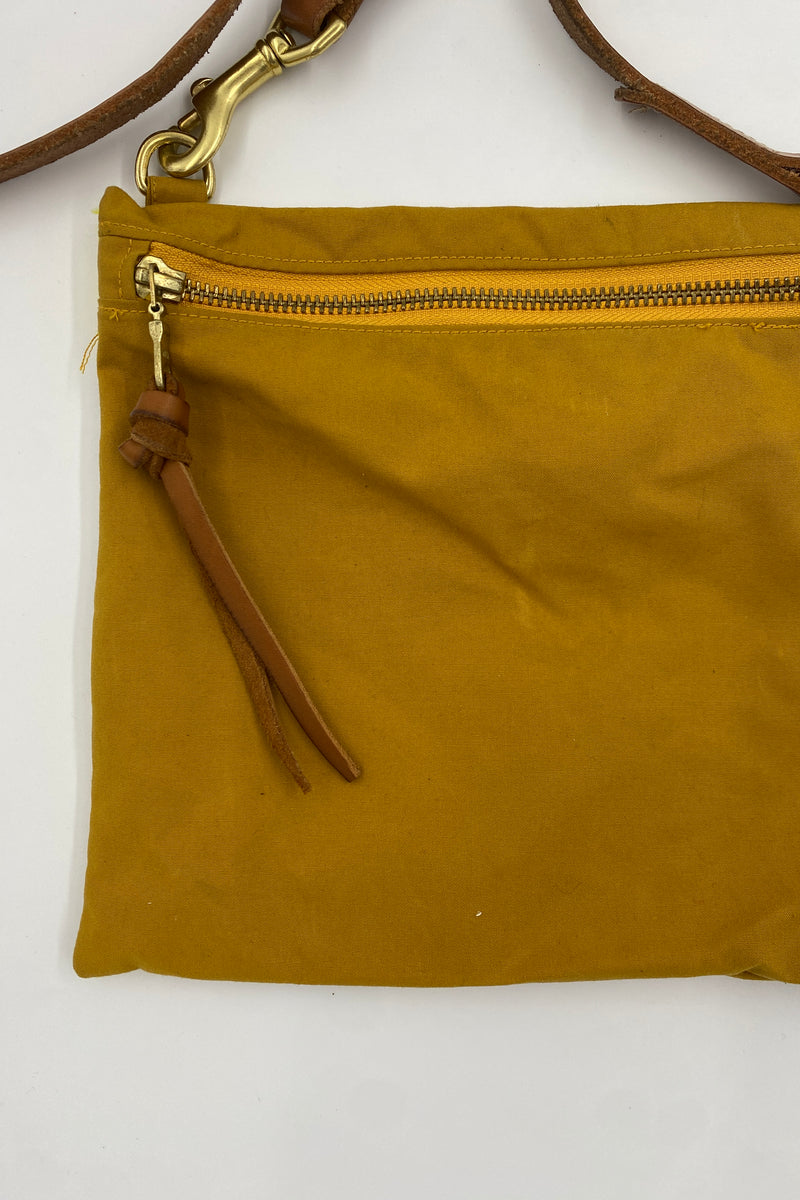 058 Small Canvas Crossbody - Musatrd