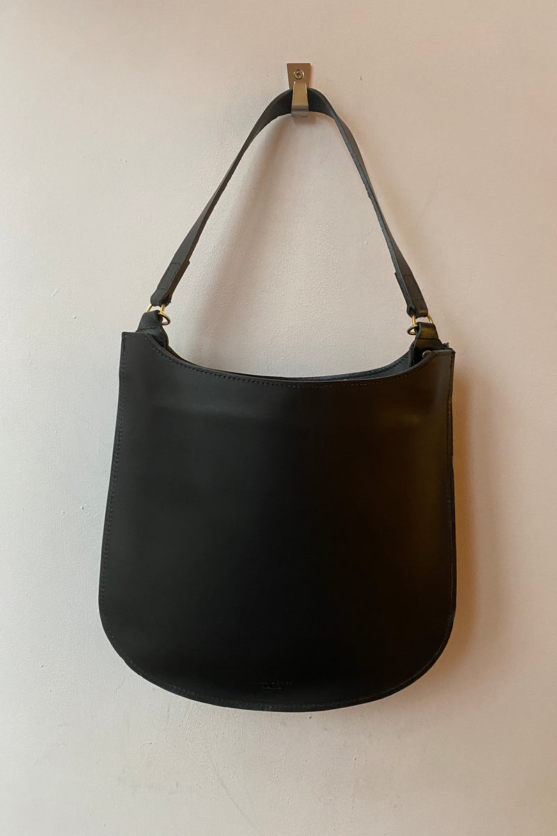 052 Russet - Black