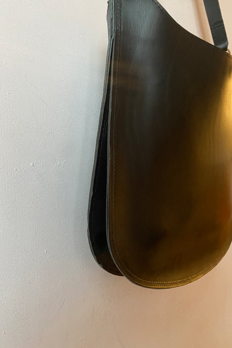 052 Russet - Black