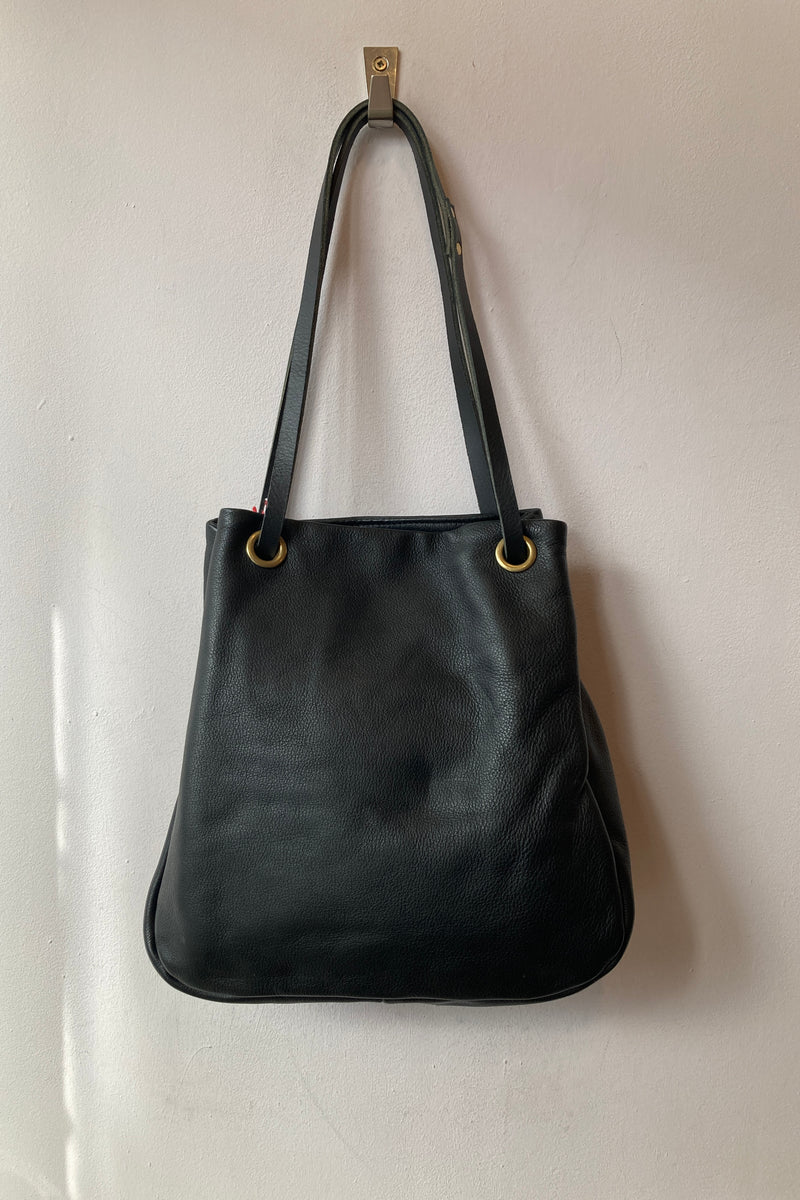 121 Grayson - Black