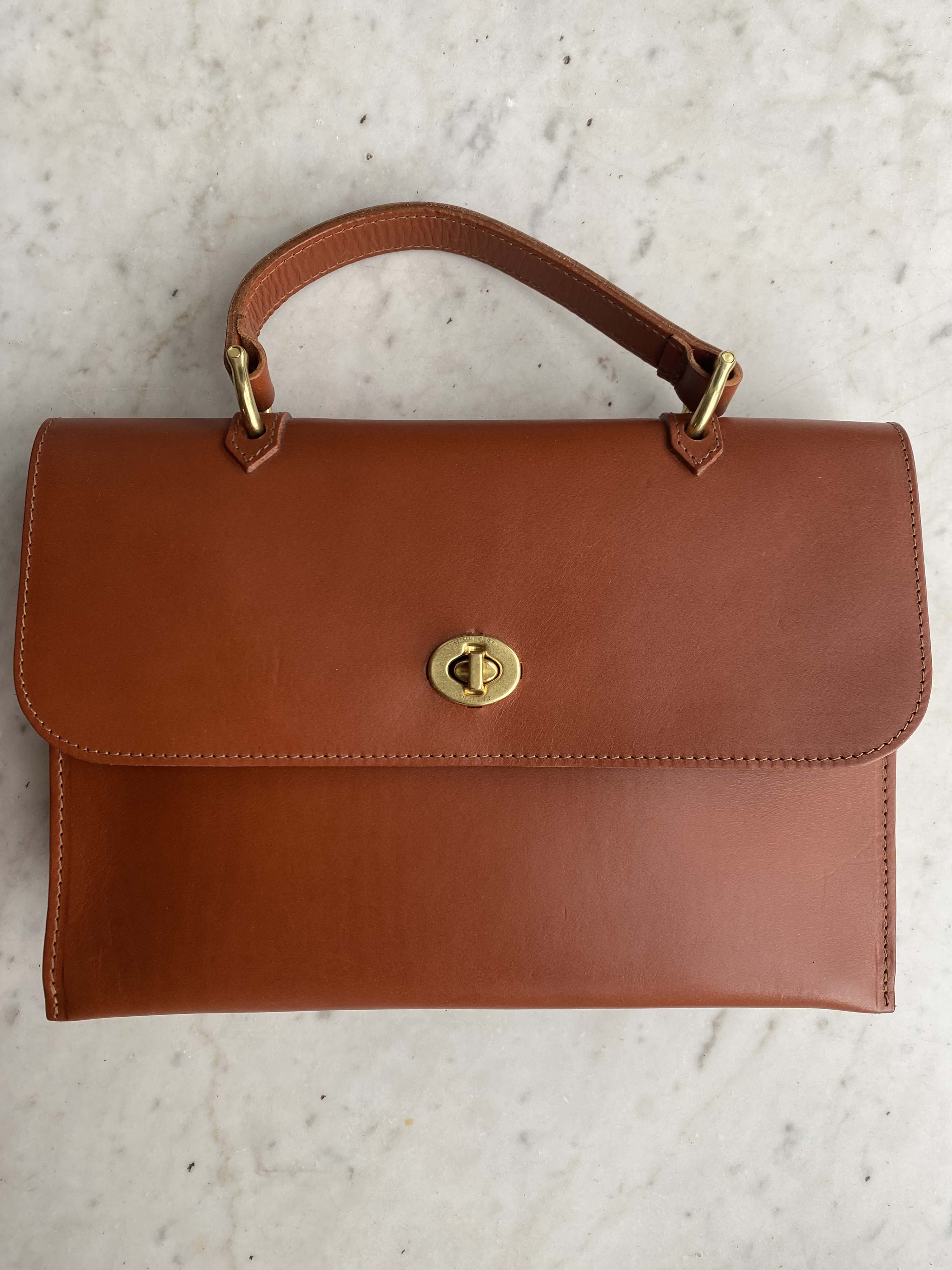 Hebe - Chestnut - Slight Scratch