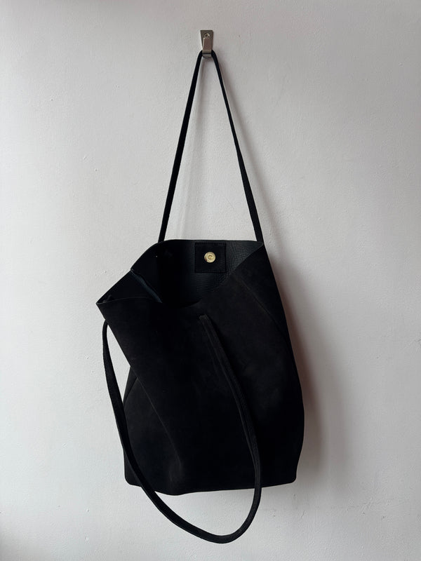 Dilly Black Suede