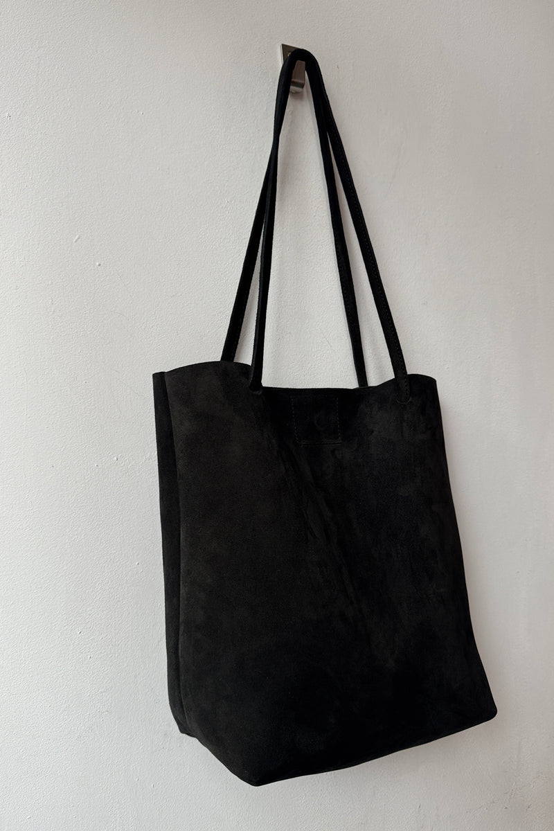 Dilly Black Suede
