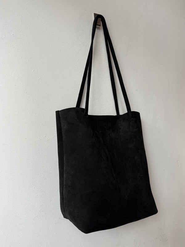 Dilly Black Suede