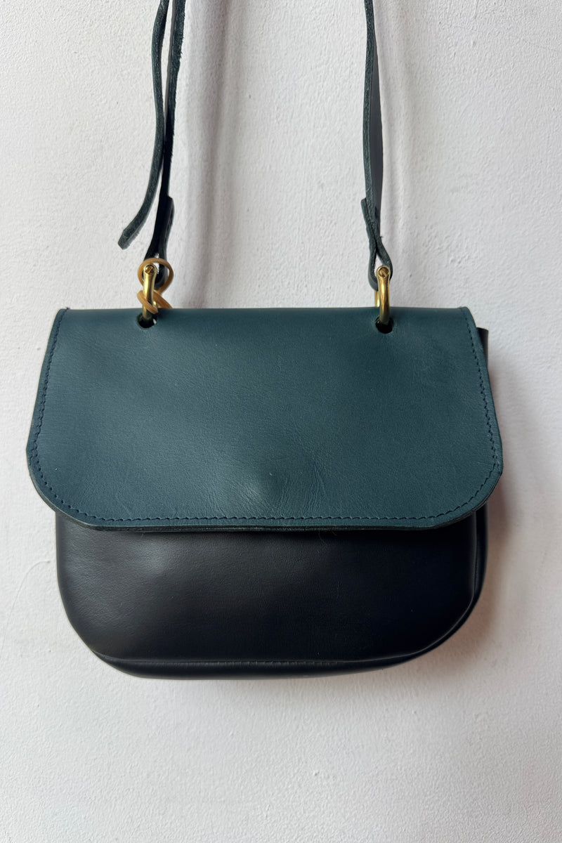 081 Febe - Black/Gozo