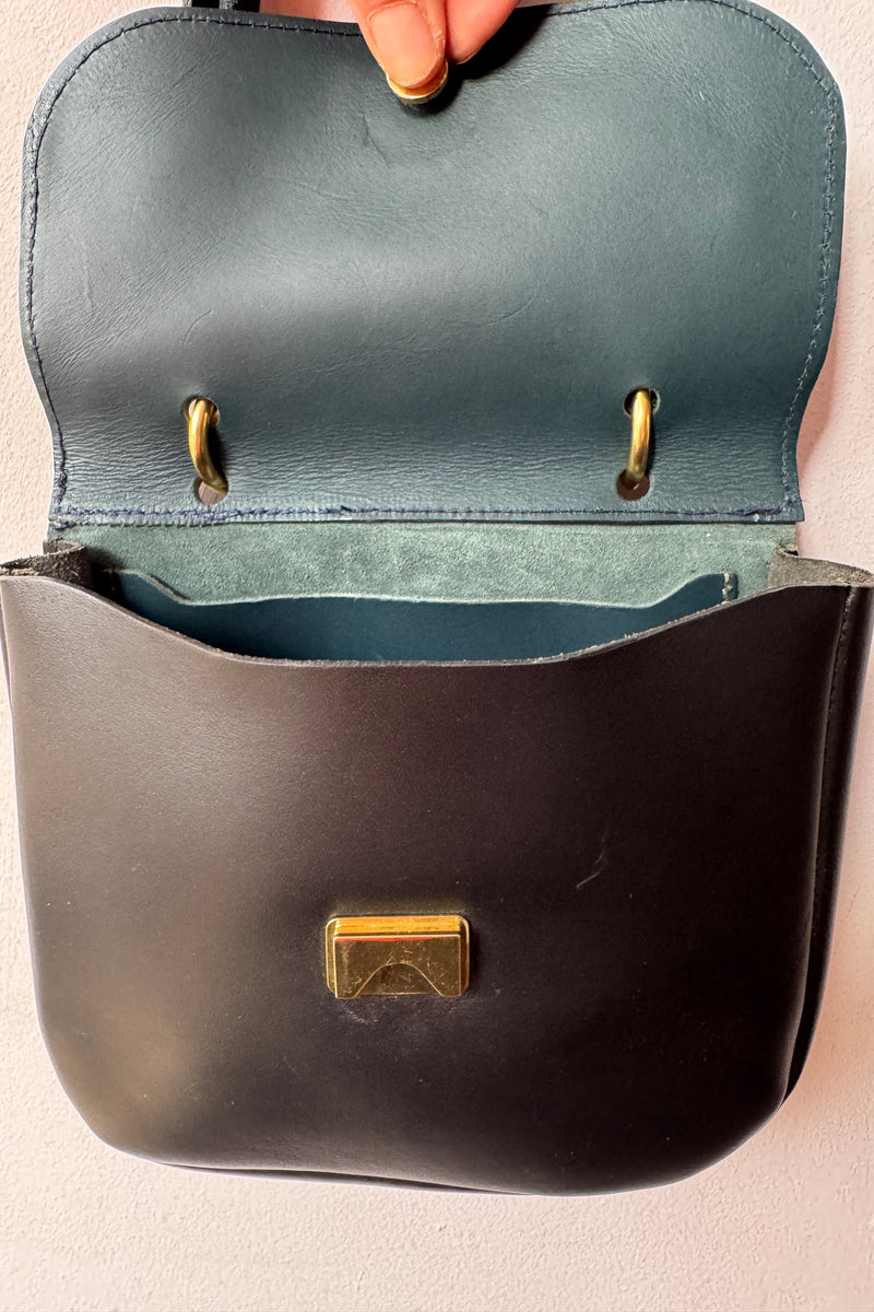 081 Febe - Black/Gozo