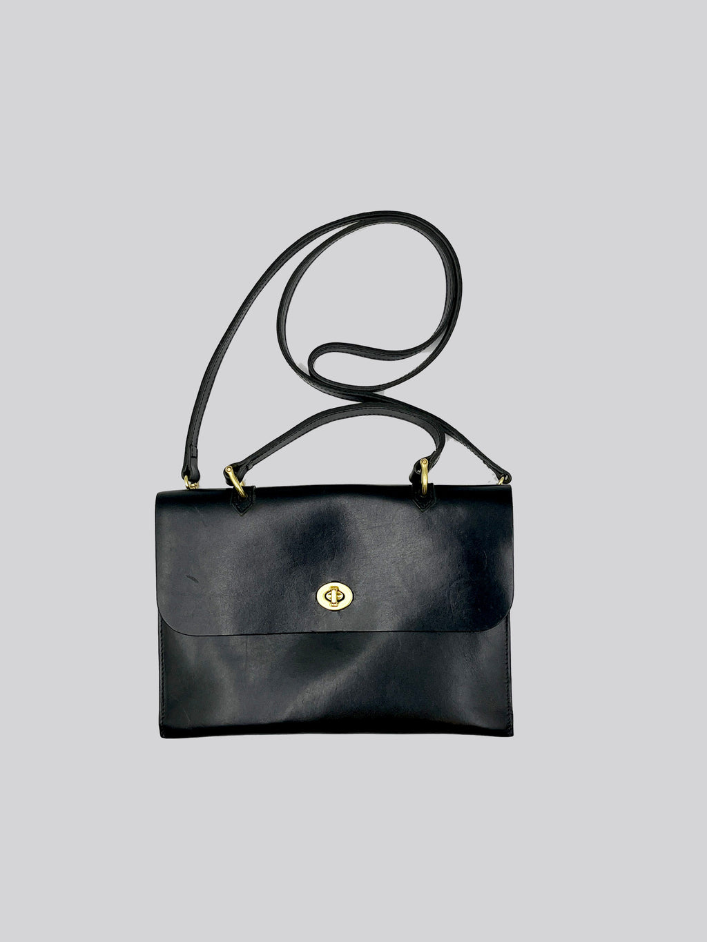 Hebe - Shiny Black - Single Flap - Scratches