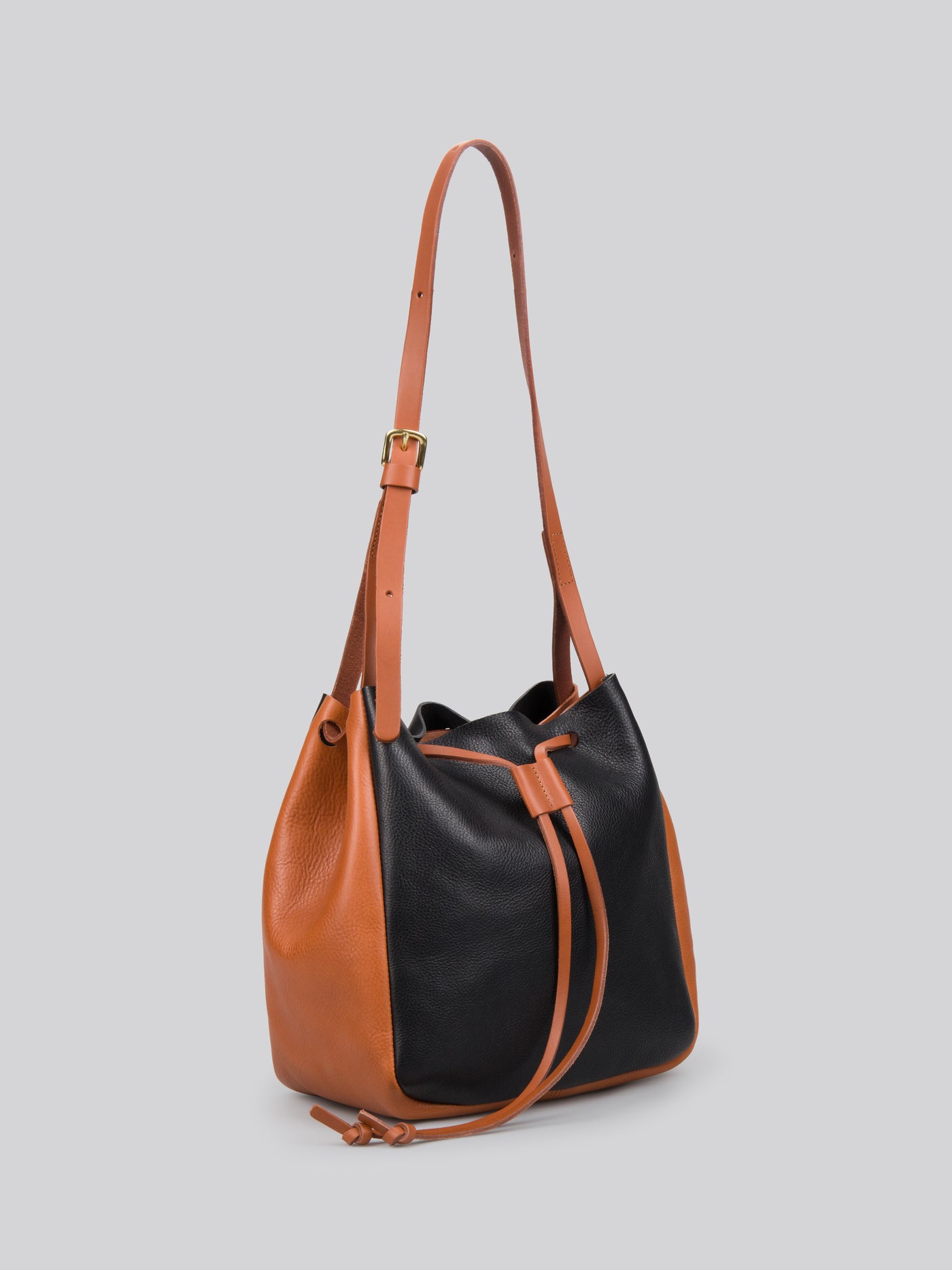 Cortina - Grainy Tan & Black}